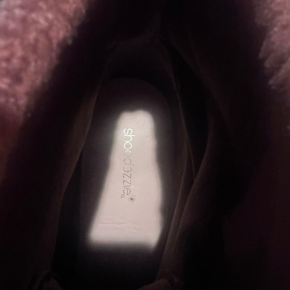 Shoe Dazzle Tan Wedge Shoes with Stylish Design - Picture 7 of 8